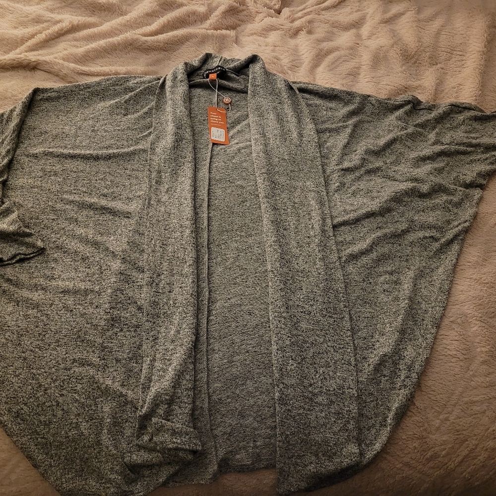 Wantable grey open sweater